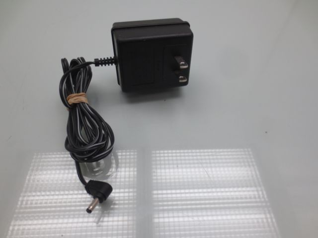 *NEW* MOTOROLA TELEPHONE SY-080650 AC/DC ADAPTER 8VDC 650MA POWER SUPPLY 3.5mm - Click Image to Close